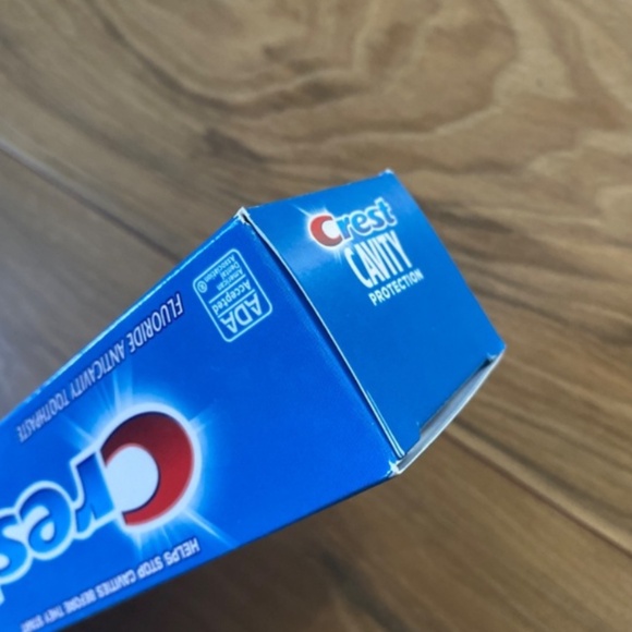 Crest Toothpaste NWT - Picture 4 of 4